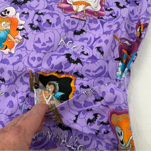 SB Fashion Scrubs V Neck Scrub Top Purple Background Medical Vet Tech
Sz Large - Picture 13 of 14